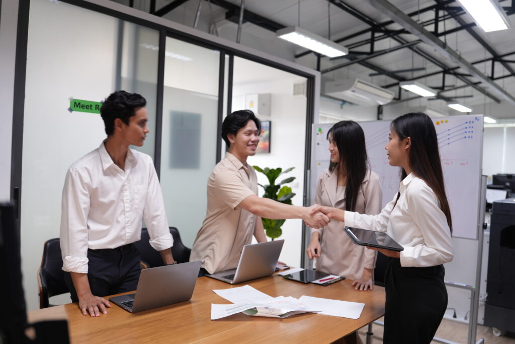 A manager introducing a new sales intern.